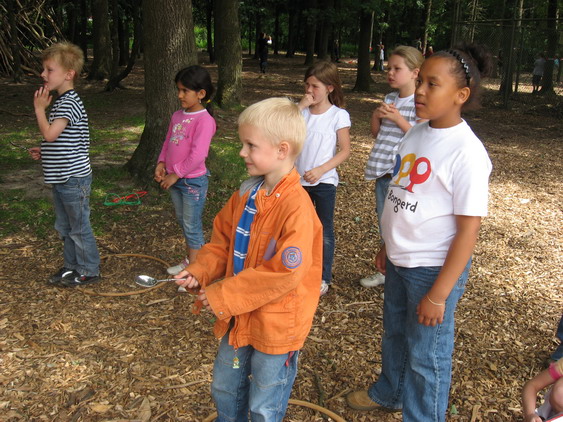 kamp spelletjes doen